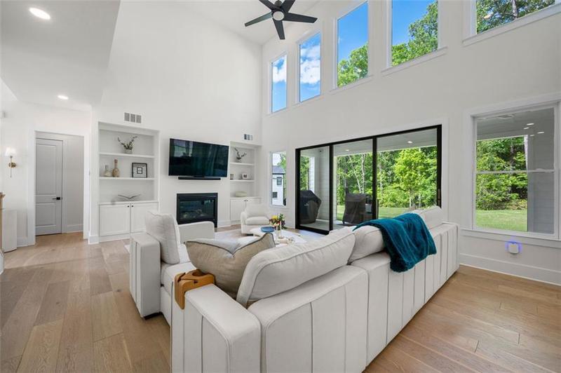 Image for property 17145 River Overlook Drive, Roswell, GA 30075