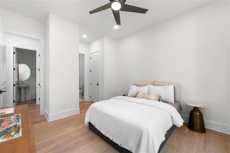 Image for property 17145 River Overlook Drive, Roswell, GA 30075