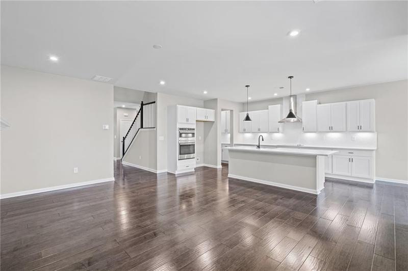 Image for property 752 Crystal Lake Parkway, Hoschton, GA 30548