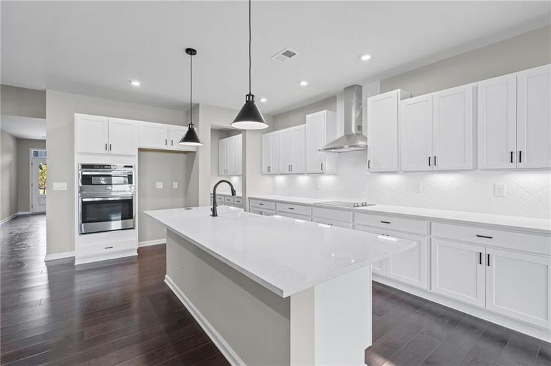 Image for property 752 Crystal Lake Parkway, Hoschton, GA 30548