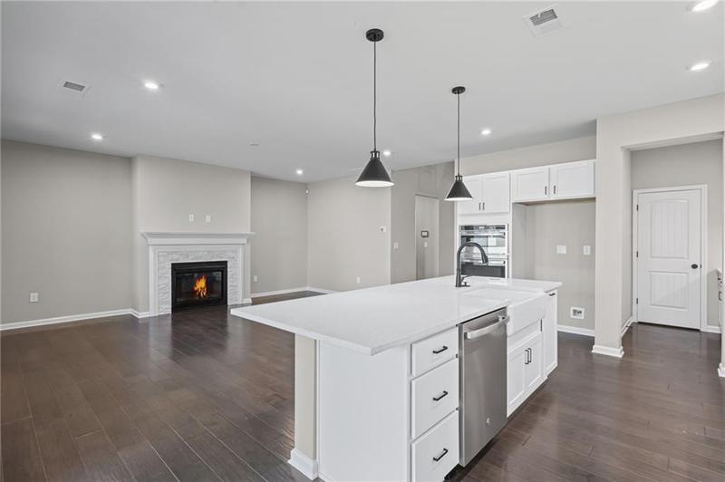 Image for property 752 Crystal Lake Parkway, Hoschton, GA 30548