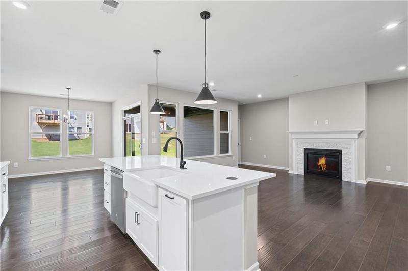 Image for property 752 Crystal Lake Parkway, Hoschton, GA 30548