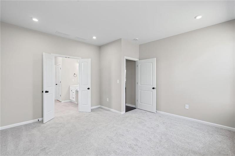 Image for property 752 Crystal Lake Parkway, Hoschton, GA 30548