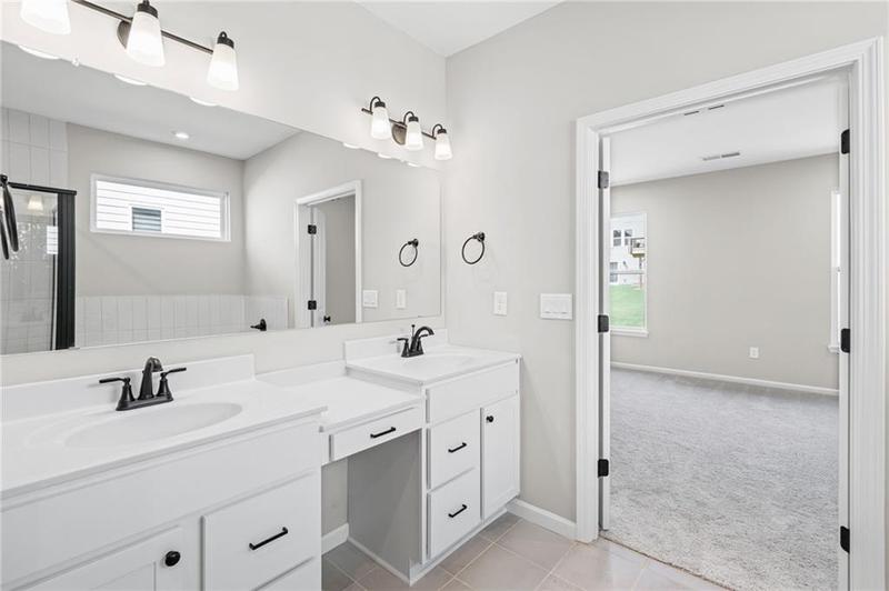 Image for property 752 Crystal Lake Parkway, Hoschton, GA 30548