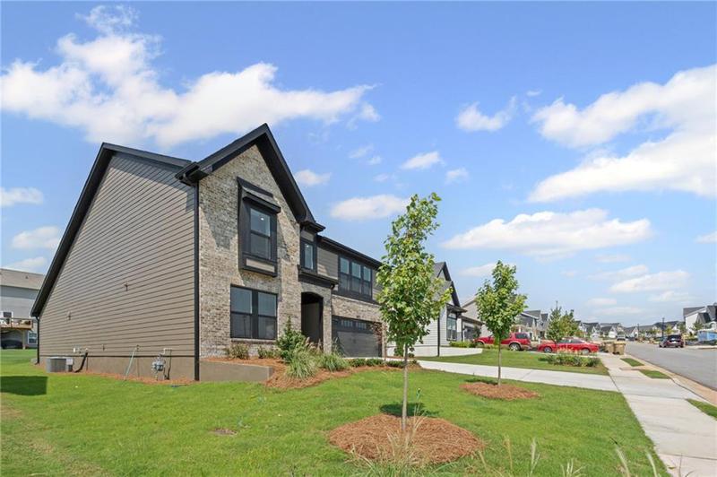 Image for property 752 Crystal Lake Parkway, Hoschton, GA 30548