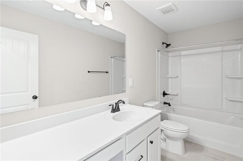 Image for property 752 Crystal Lake Parkway, Hoschton, GA 30548