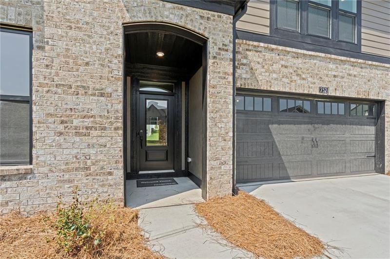 Image for property 752 Crystal Lake Parkway, Hoschton, GA 30548