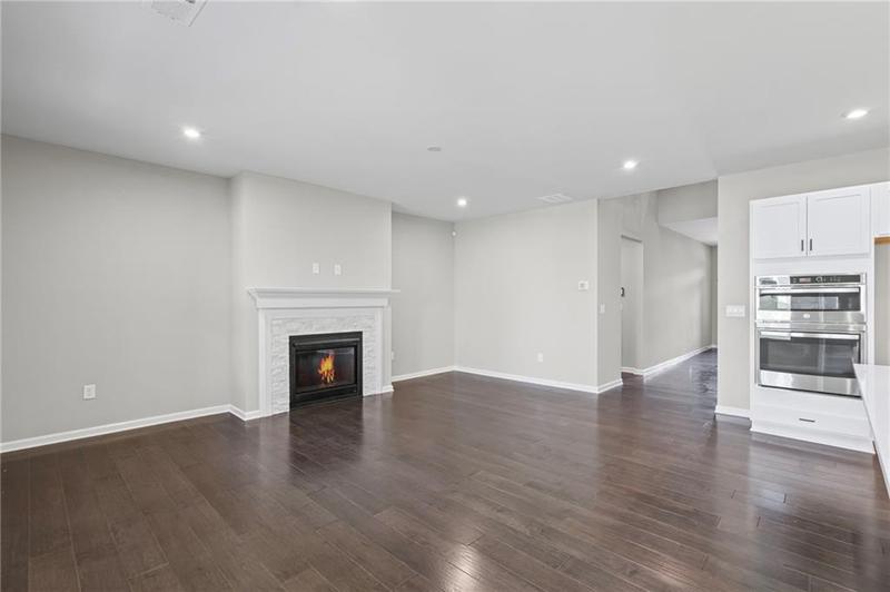 Image for property 752 Crystal Lake Parkway, Hoschton, GA 30548