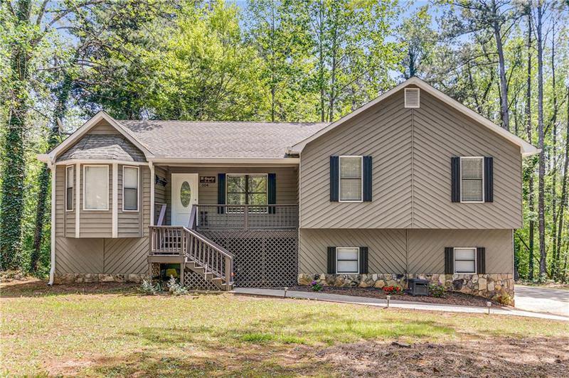 Image for property 204 Holly Creek Way, Woodstock, GA 30188