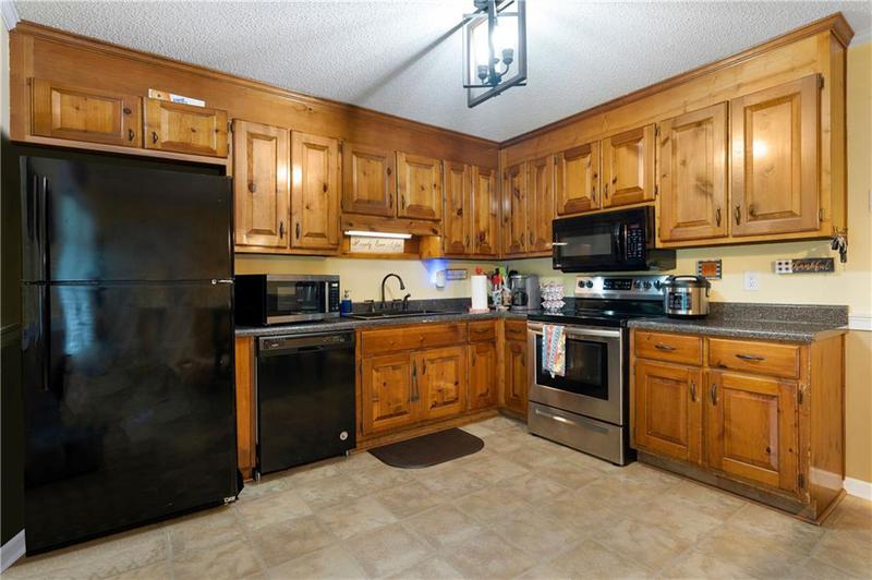 Image for property 55 Zona Kay Circle, Silver Creek, GA 30173
