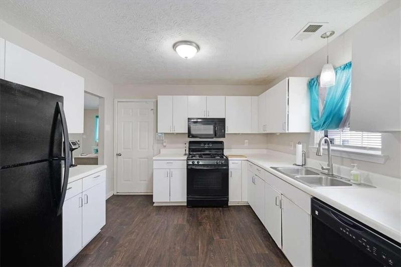 Image for property 10632 Pine Forest Lane, Jonesboro, GA 30238