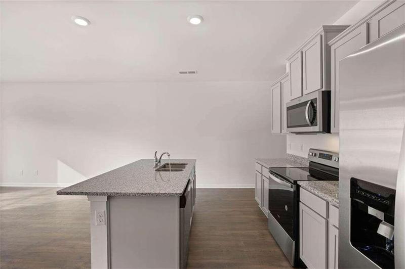 Image for property 106 Hampton Circle 2, Mcdonough, GA 30253