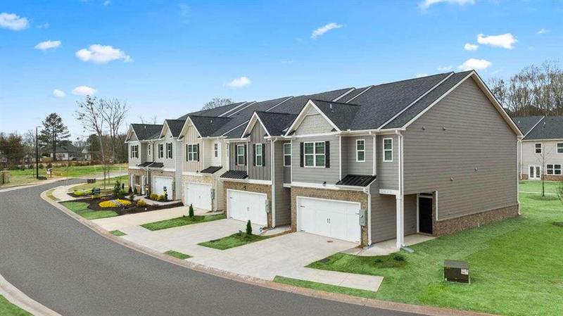 Image for property 106 Hampton Circle 2, Mcdonough, GA 30253