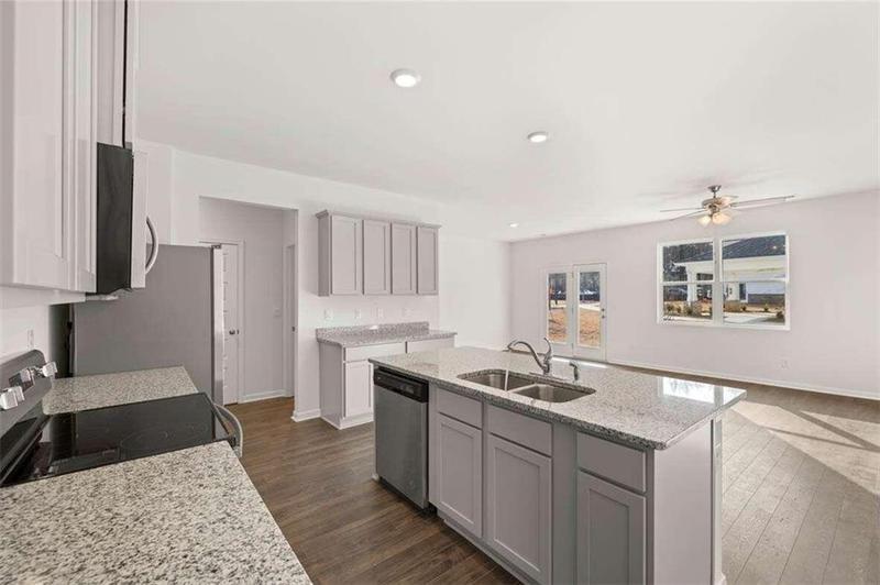 Image for property 106 Hampton Circle 2, Mcdonough, GA 30253