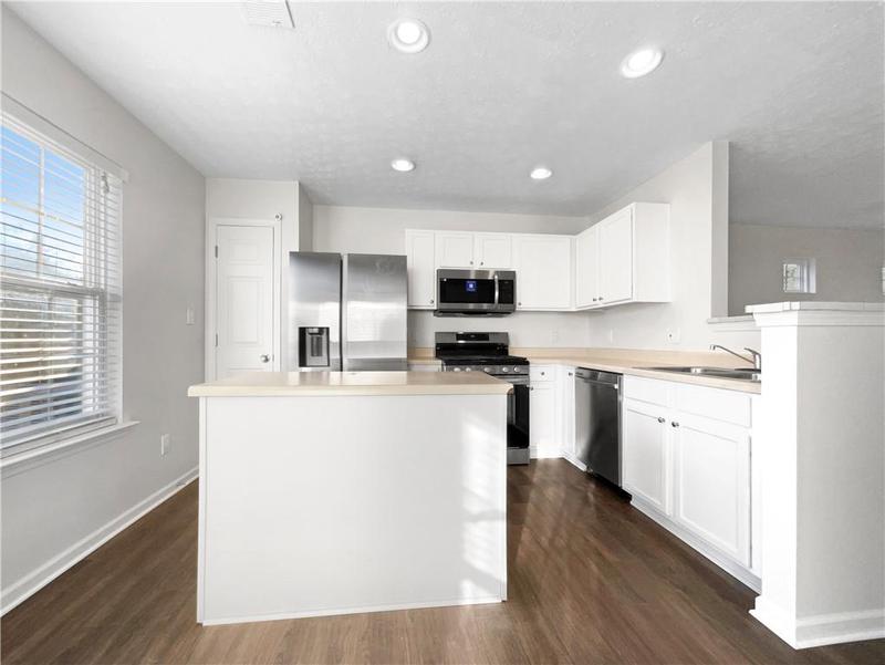 Image for property 212 Silver Ridge Drive, Dallas, GA 30157
