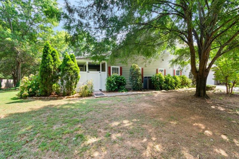 Image for property 169 Wood Crest Lane, Hoschton, GA 30548