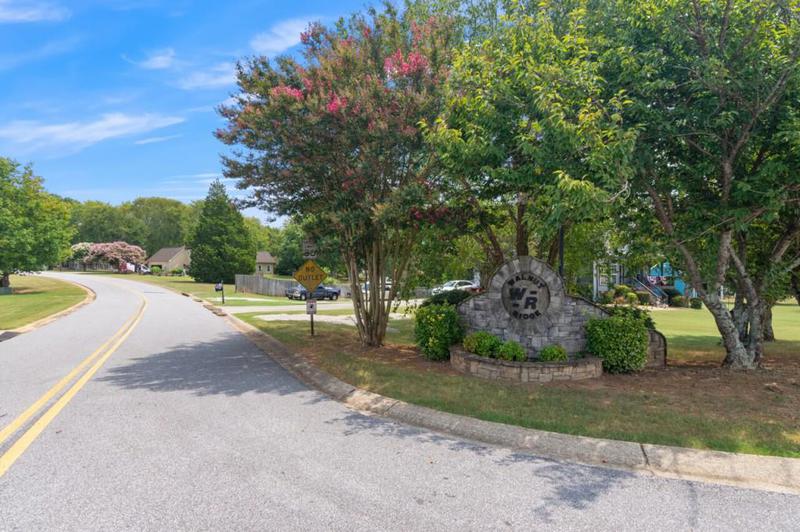 Image for property 169 Wood Crest Lane, Hoschton, GA 30548