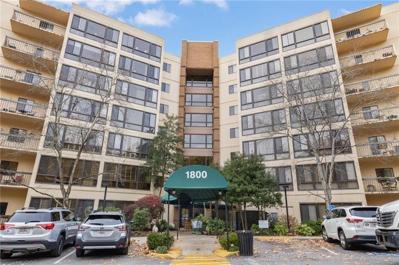 Image for property 1800 Clairmont #428 Lake A428, Decatur, GA 30033