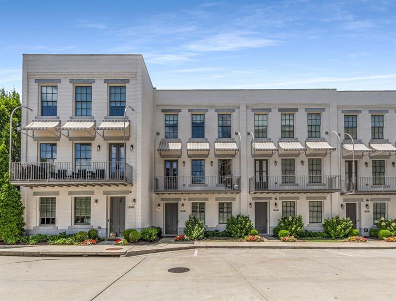 Image for property 304 Stonemont Drive, Atlanta, GA 30305