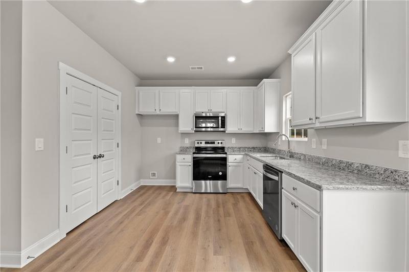 Image for property 32 JOSEPH Lane, Hartwell, GA 30643