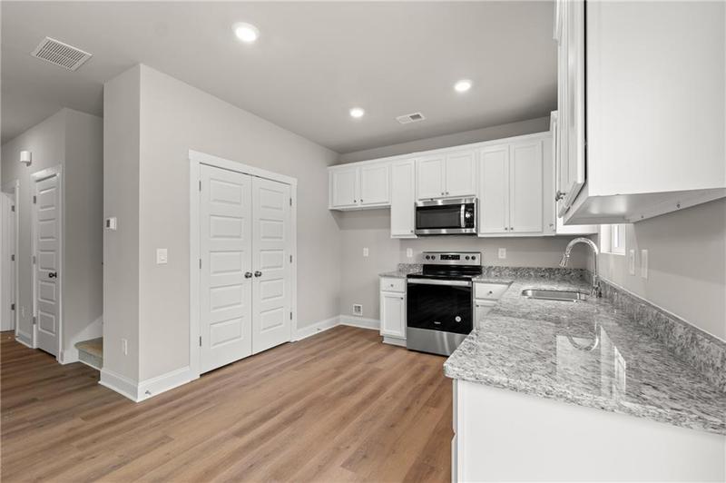 Image for property 32 JOSEPH Lane, Hartwell, GA 30643