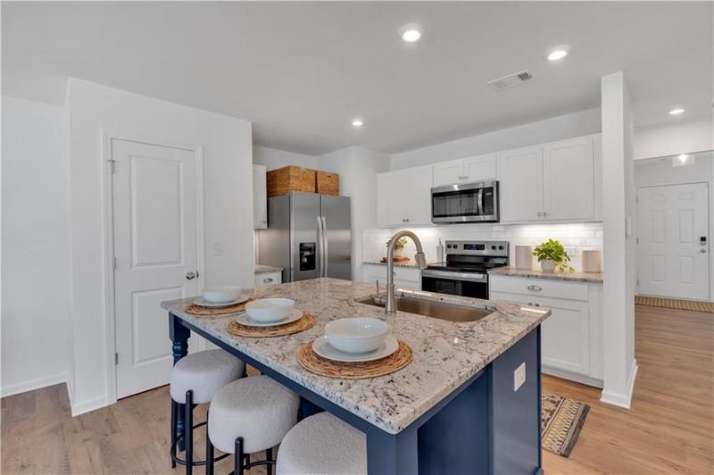Image for property 107 Village Green Drive 170, Adairsville, GA 30103