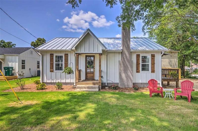 Image for property 107 ROBINSON Avenue, Carrollton, GA 30117