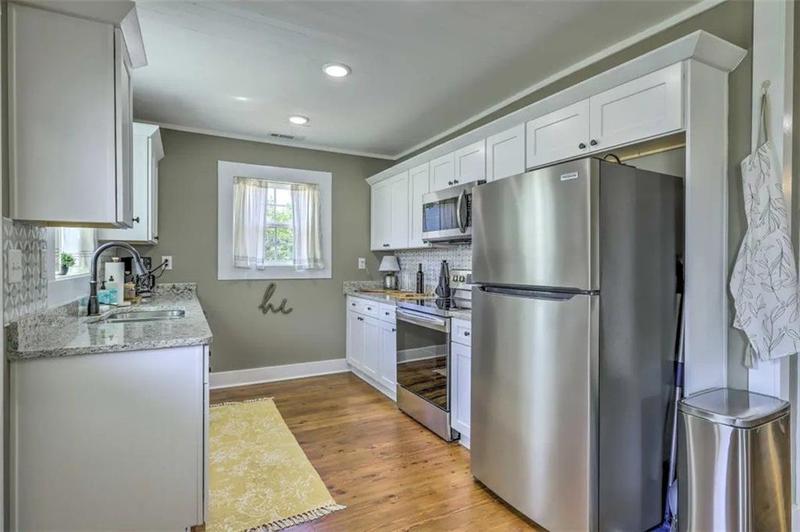 Image for property 107 ROBINSON Avenue, Carrollton, GA 30117