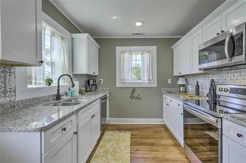 Image for property 107 ROBINSON Avenue, Carrollton, GA 30117