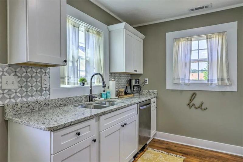 Image for property 107 ROBINSON Avenue, Carrollton, GA 30117