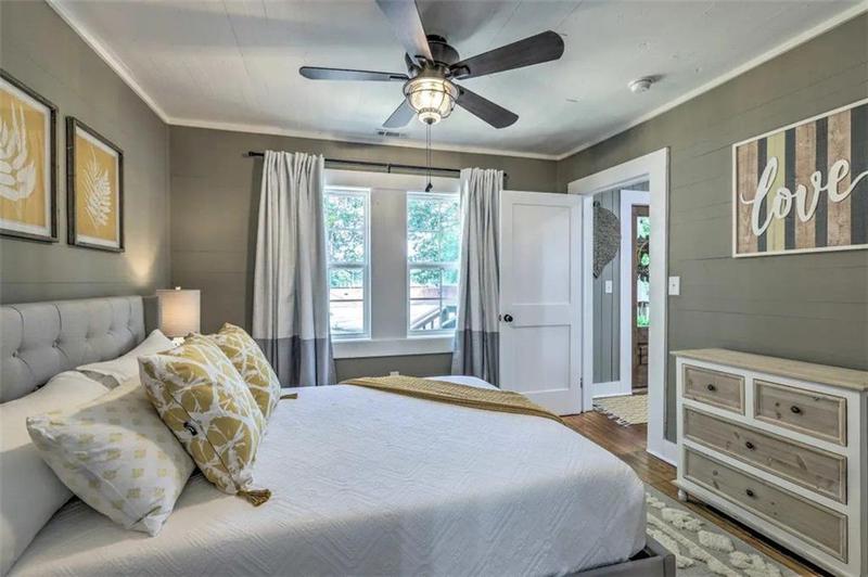 Image for property 107 ROBINSON Avenue, Carrollton, GA 30117
