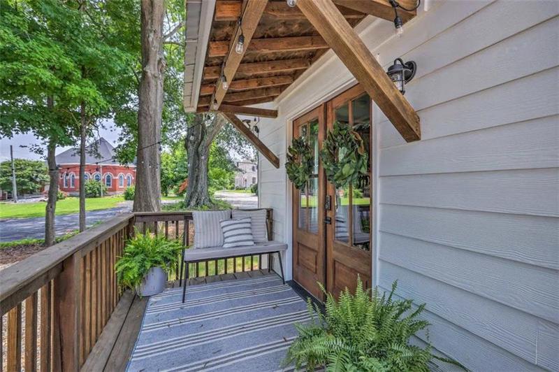 Image for property 107 ROBINSON Avenue, Carrollton, GA 30117