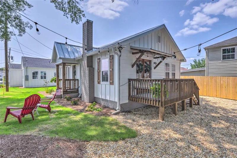 Image for property 107 ROBINSON Avenue, Carrollton, GA 30117