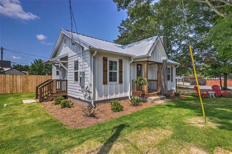 Image for property 107 ROBINSON Avenue, Carrollton, GA 30117