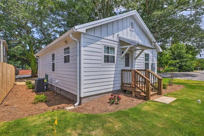 Image for property 107 ROBINSON Avenue, Carrollton, GA 30117