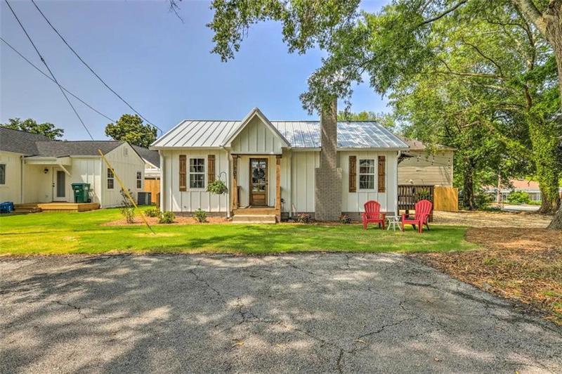 Image for property 107 ROBINSON Avenue, Carrollton, GA 30117