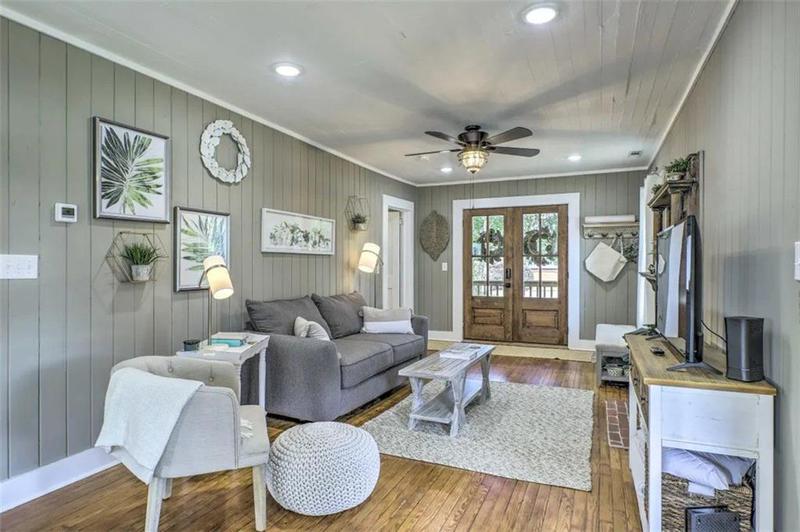 Image for property 107 ROBINSON Avenue, Carrollton, GA 30117