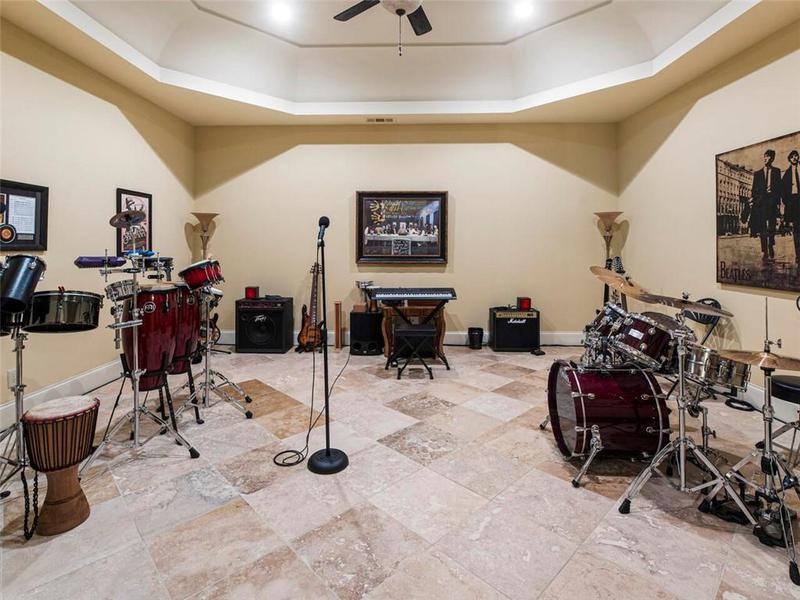 Image for property 1513 Jones Road, Roswell, GA 30075
