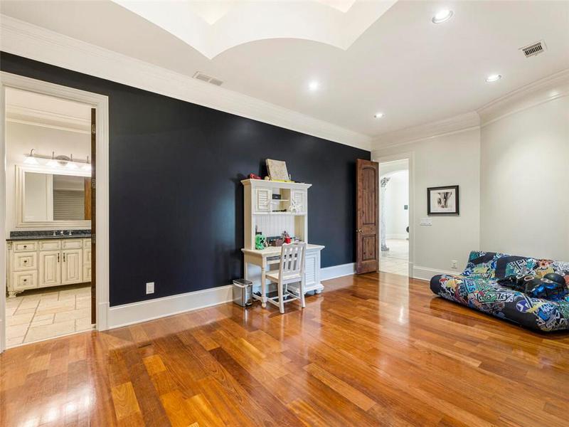 Image for property 1513 Jones Road, Roswell, GA 30075