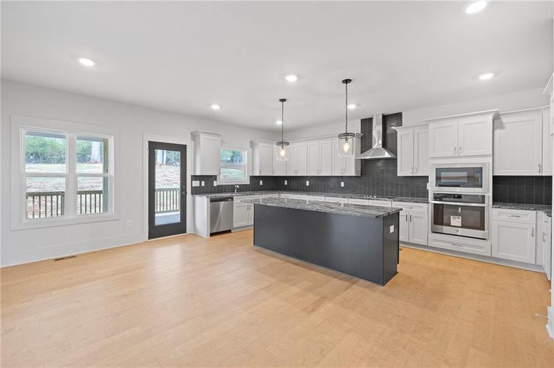 Image for property 204 Races Road, Hoschton, GA 30548