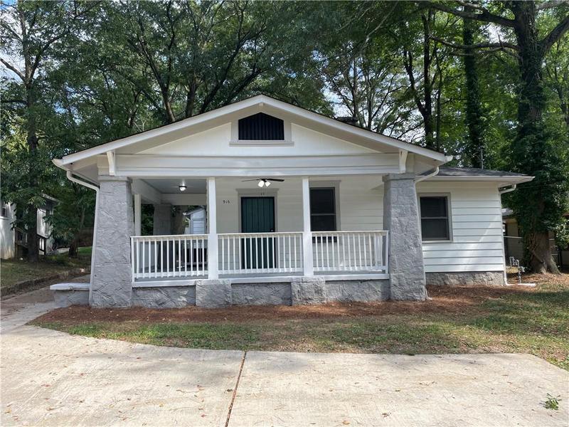 Image for property 916 Cascade Road, Atlanta, GA 30311