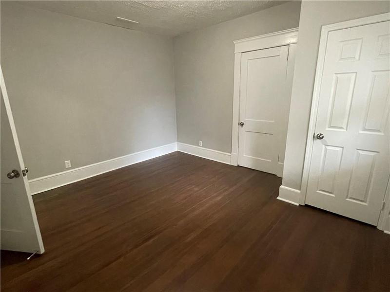 Image for property 916 Cascade Road, Atlanta, GA 30311