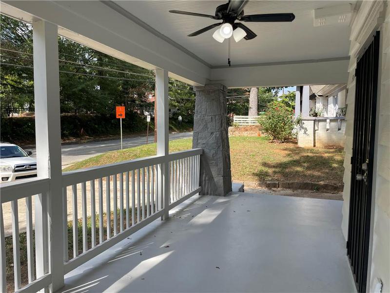 Image for property 916 Cascade Road, Atlanta, GA 30311