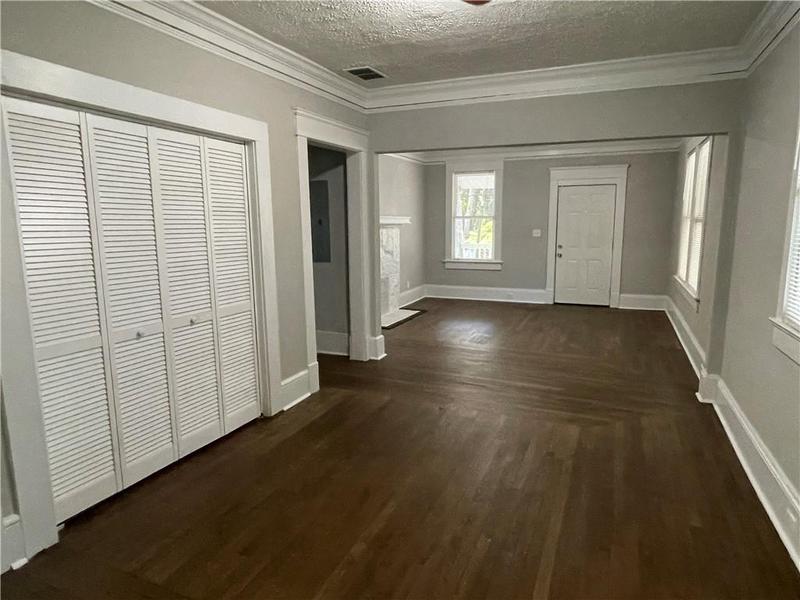Image for property 916 Cascade Road, Atlanta, GA 30311