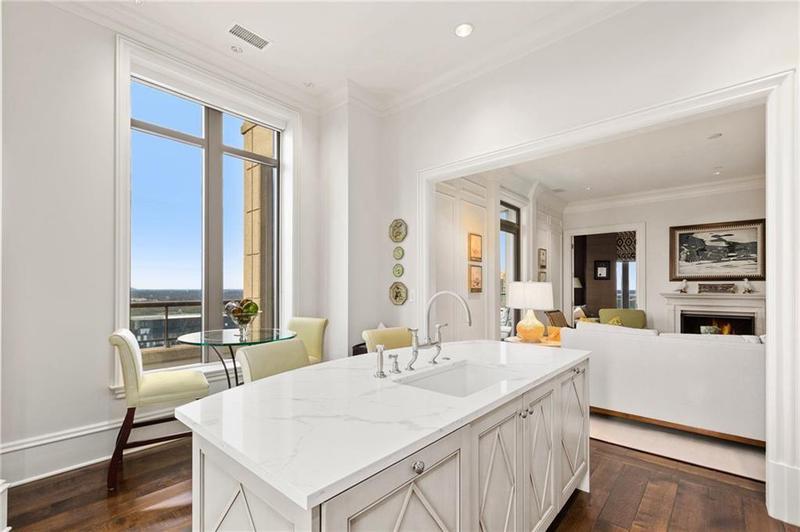 Image for property 3376 Peachtree Road 47A, Atlanta, GA 30326