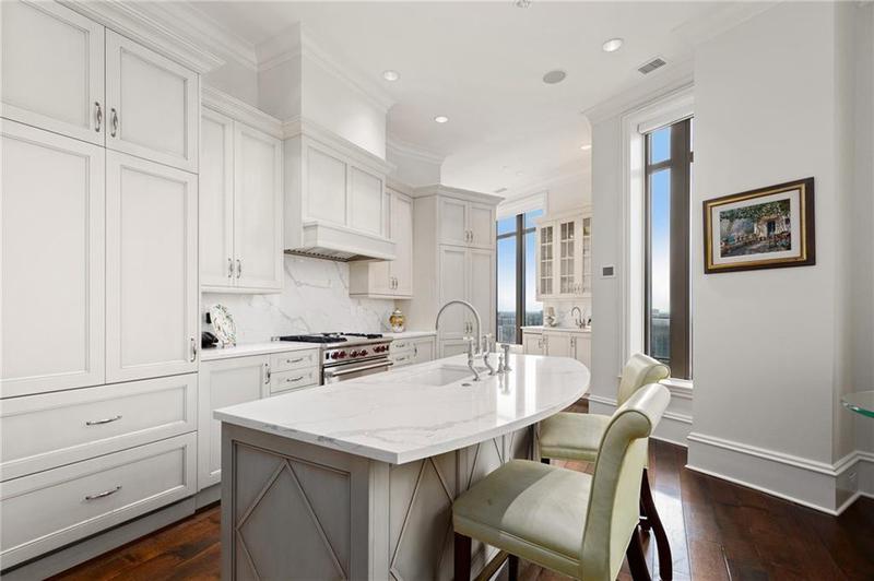 Image for property 3376 Peachtree Road 47A, Atlanta, GA 30326
