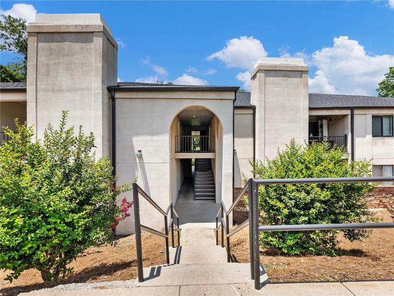 Image for property 605 CANDLER Street C2, Gainesville, GA 30501