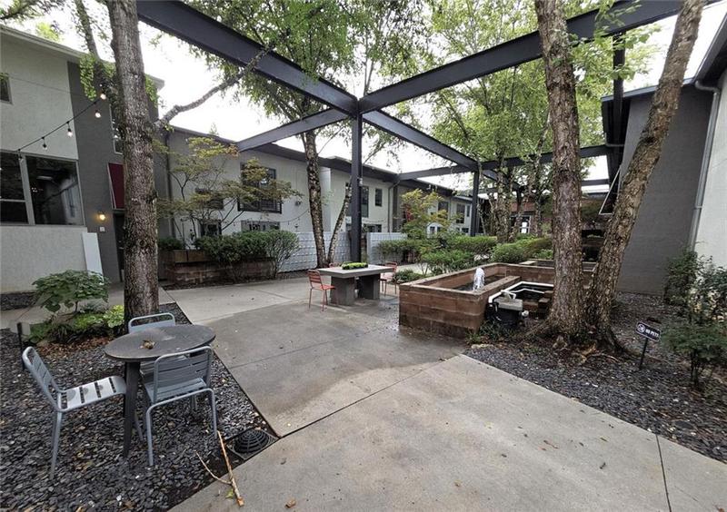 Image for property 195 Arizona Avenue 102, Atlanta, GA 30307