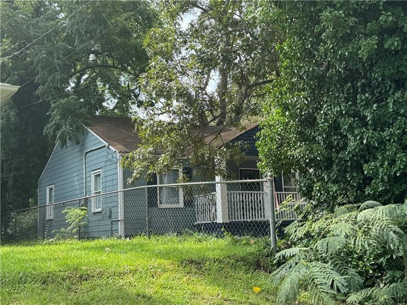 Image for property 1417 Graymont Drive, Atlanta, GA 30310