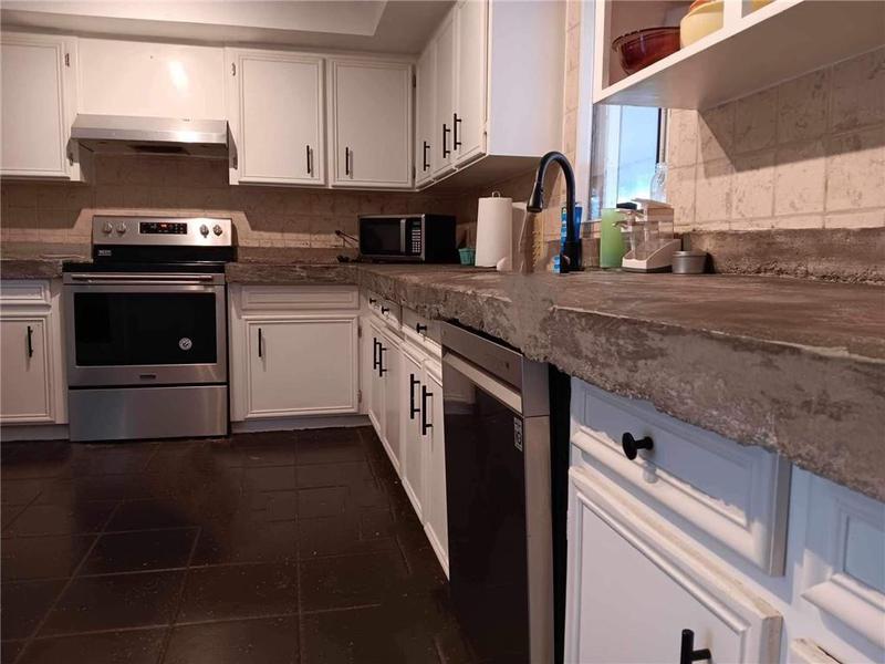 Image for property 278 Pratten Drive, Cleveland, GA 30528
